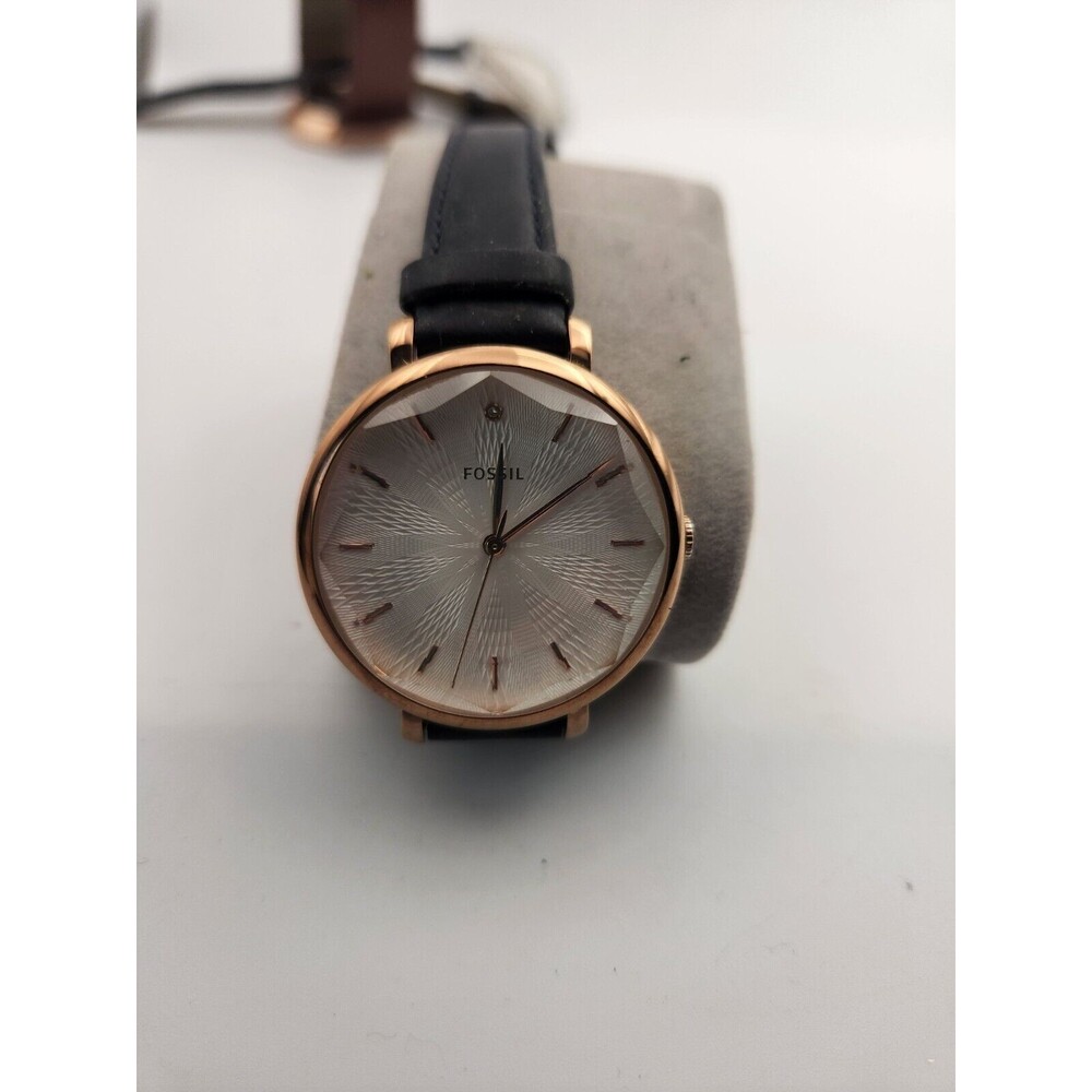 Women's Fossil Watch. ES3864 New Battery.  H11.
